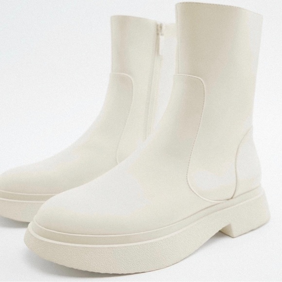 Chunky off-white Zara Chelsea Boot - Picture 1 of 5